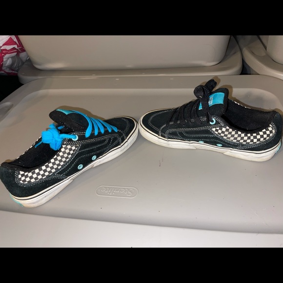 Vans - Picture 7 of 7